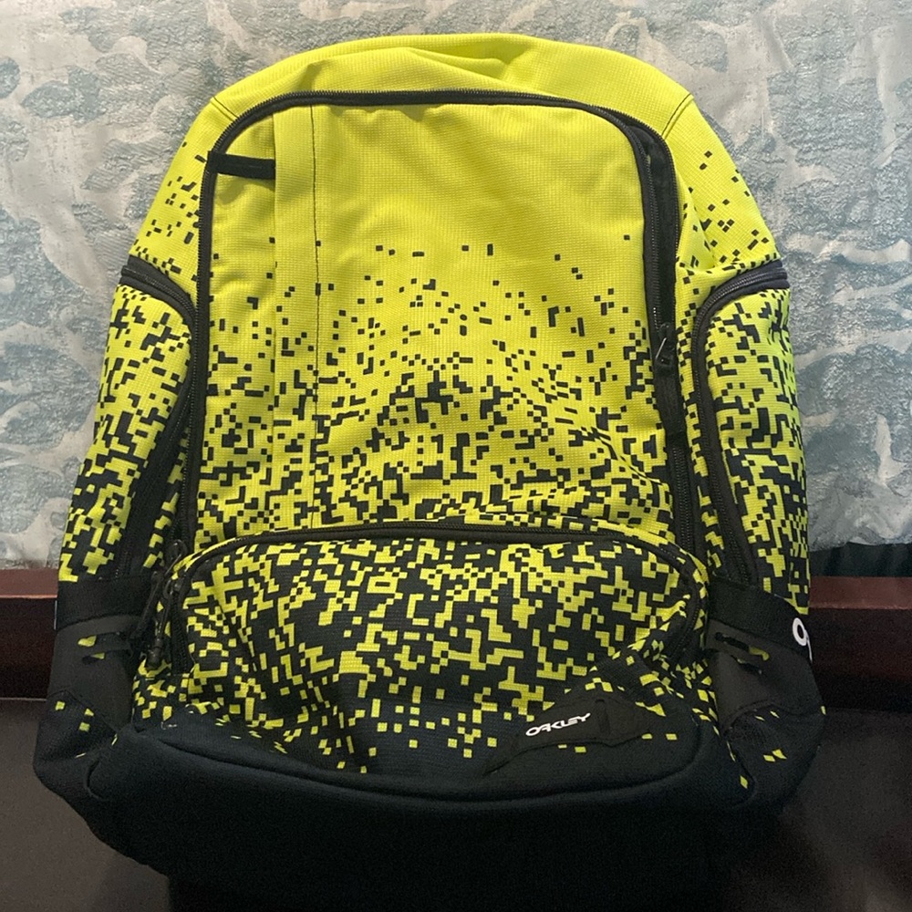 NWT Oakley street organizing backpack neon yellow/green and black.